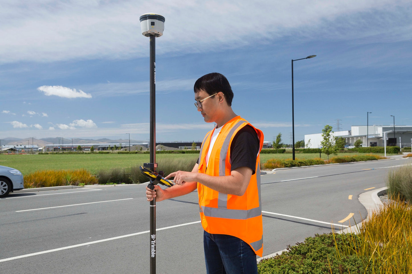 Trimble R2 GNSS Receiver