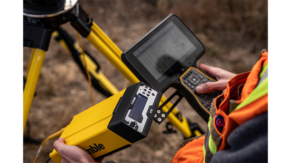 R750-2 GNSS Receiver
