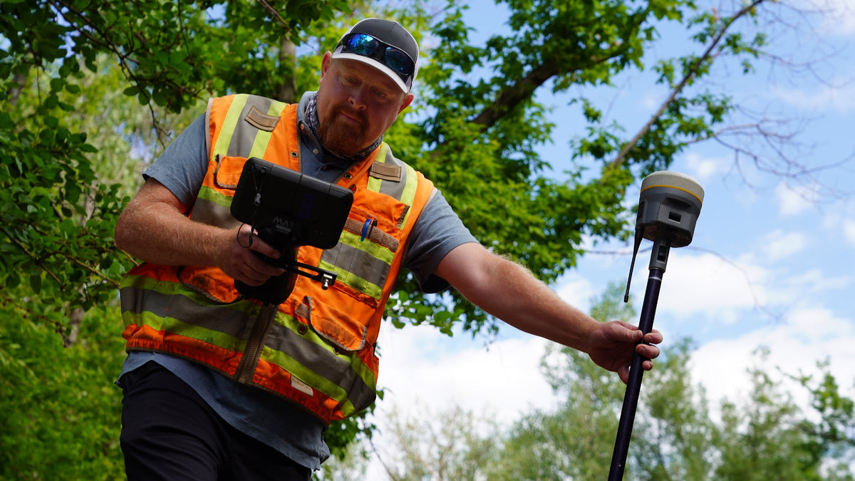 Trimble R12i GNSS Receiver Kit