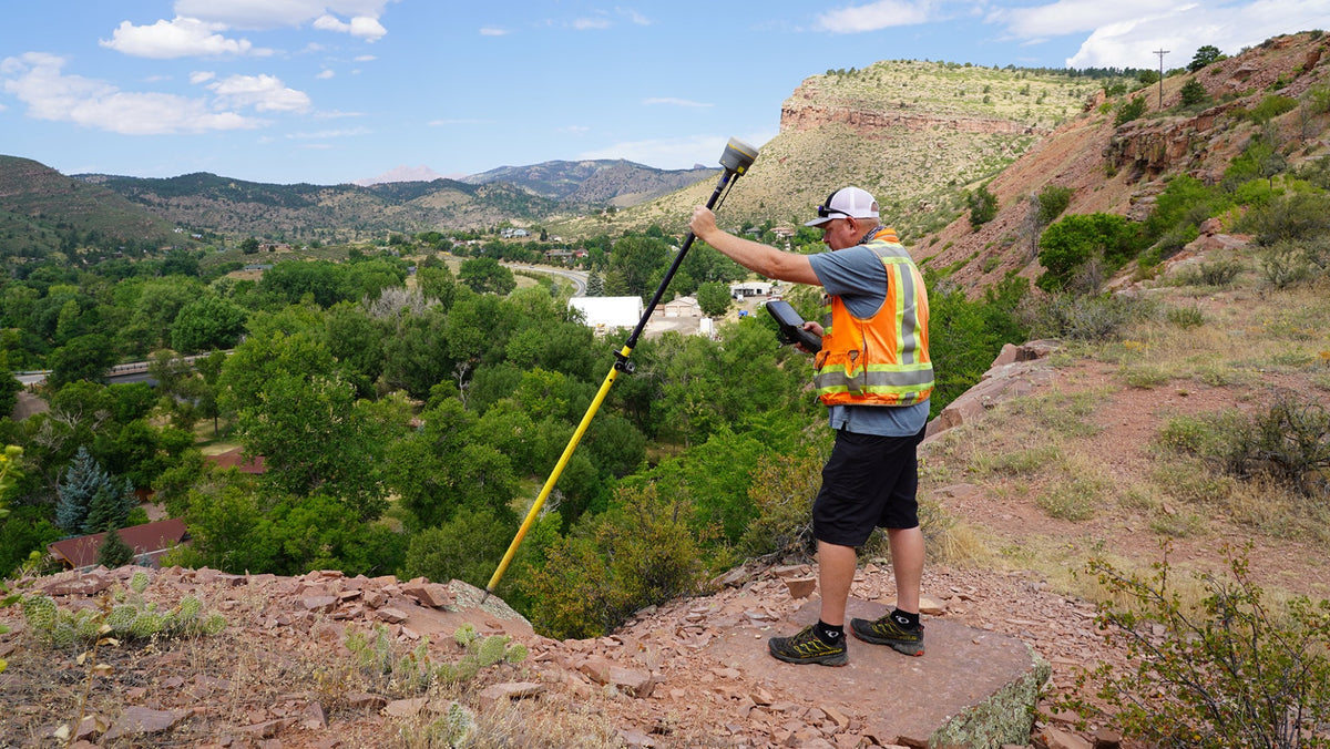 Trimble R12i GNSS Receiver Kit