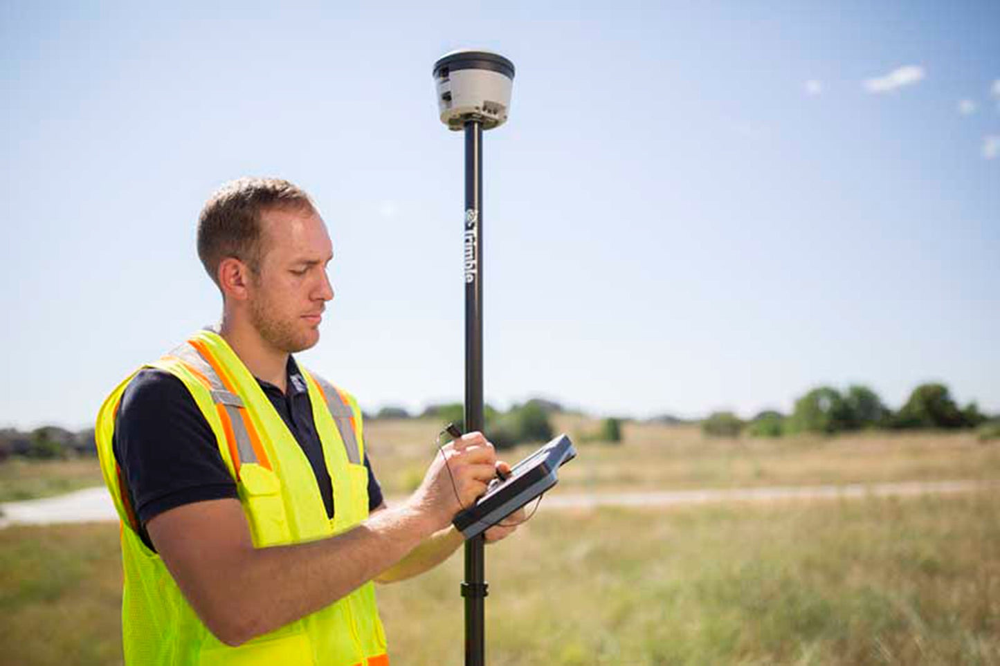 Trimble R2 GNSS Receiver