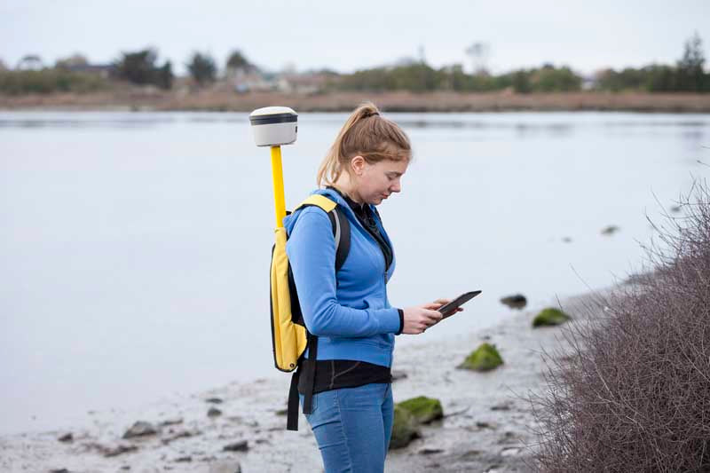 Trimble R2 GNSS Receiver